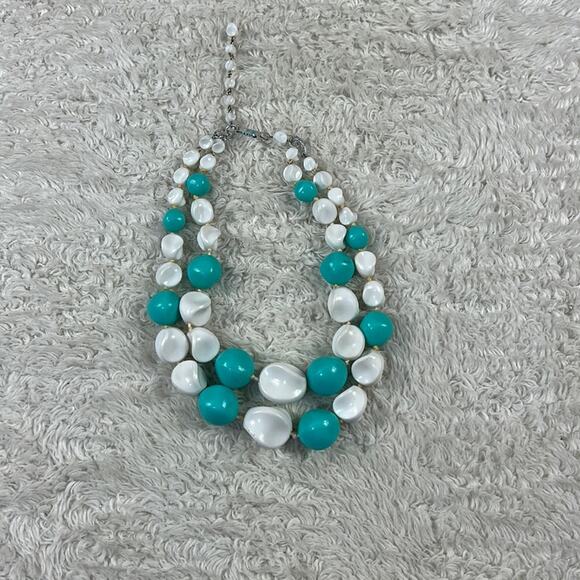 Aqua and white double strand mid century lucite chunky beaded necklace - Picture 2 of 6